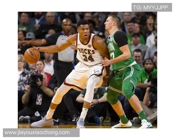 猛龙与热火首战激烈对决球星表现引发球迷热议