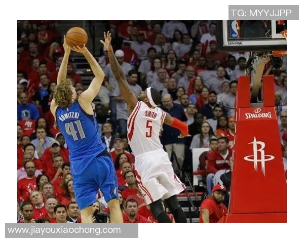 霍华德与约什史密斯的对决:谁能在篮球场上称霸风云再起 霍华德与约什史密斯的对决:谁能在篮球场上称霸风云再起